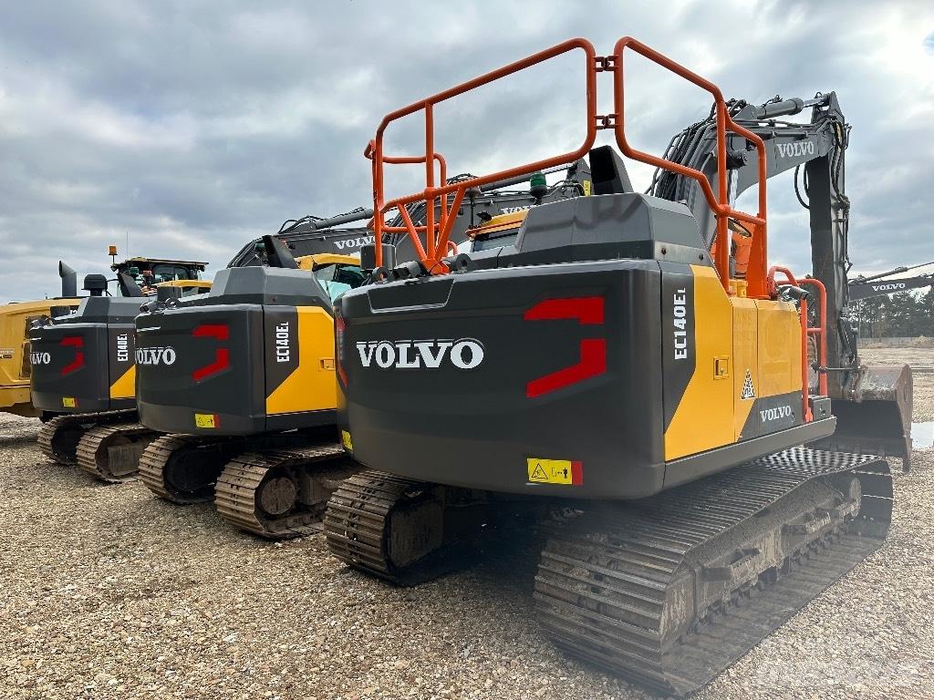 Volvo EC 140 EL حفارات زحافة