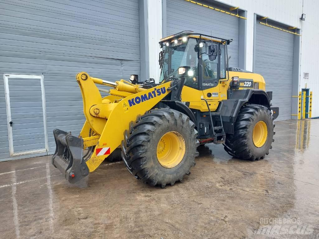 Komatsu WA320-8 لوادر بعجل