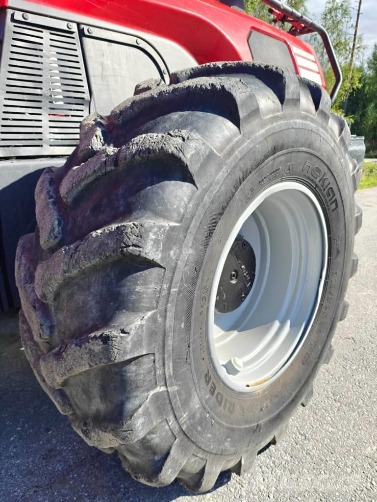 Komatsu 951 حصادات
