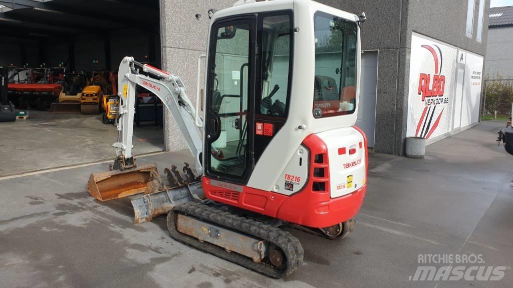 Takeuchi TB 216 حفارات صغيرة أقل من 7 طن (حفارات صغيرة)