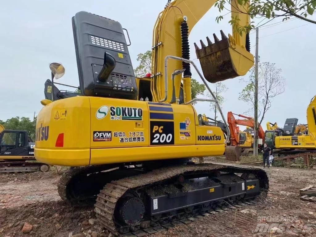 Komatsu 200-8 حفارات زحافة
