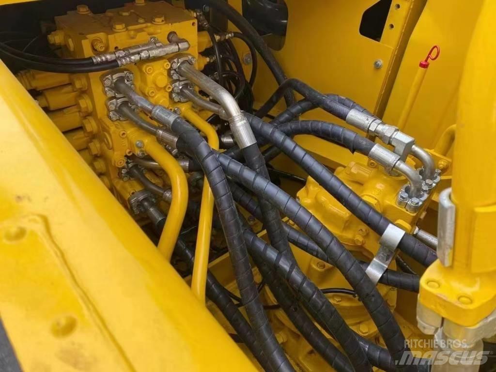 Komatsu 200-8 حفارات زحافة