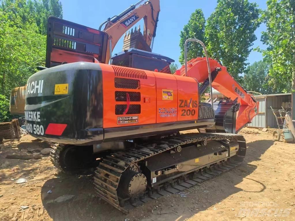 Hitachi ZX200 حفارات زحافة