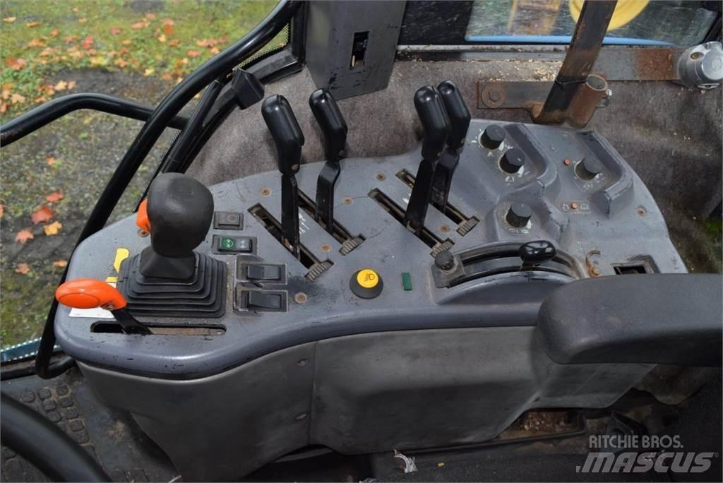New Holland 8670 الجرارات