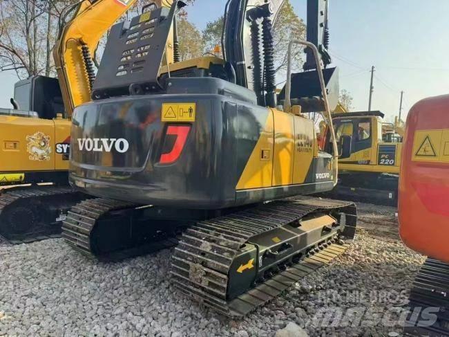 Volvo EC 140 حفارات زحافة