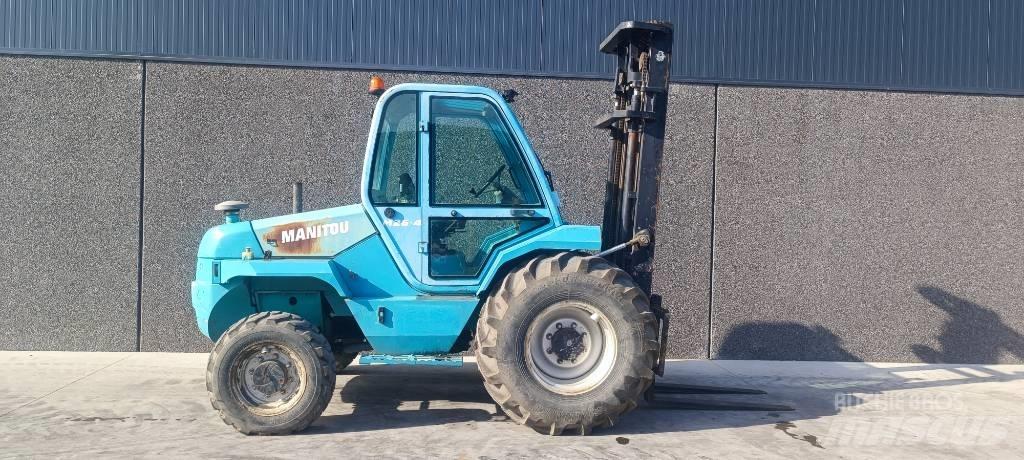 Manitou M 26.4 شاحنات الطرق الوعرة