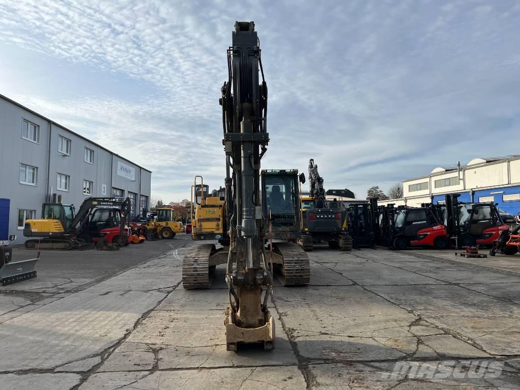 Volvo EC 250 D N L حفارات زحافة