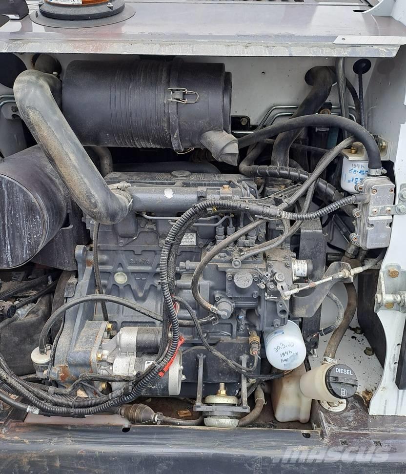 Bobcat S 450 لوادر انزلاقية التوجيه