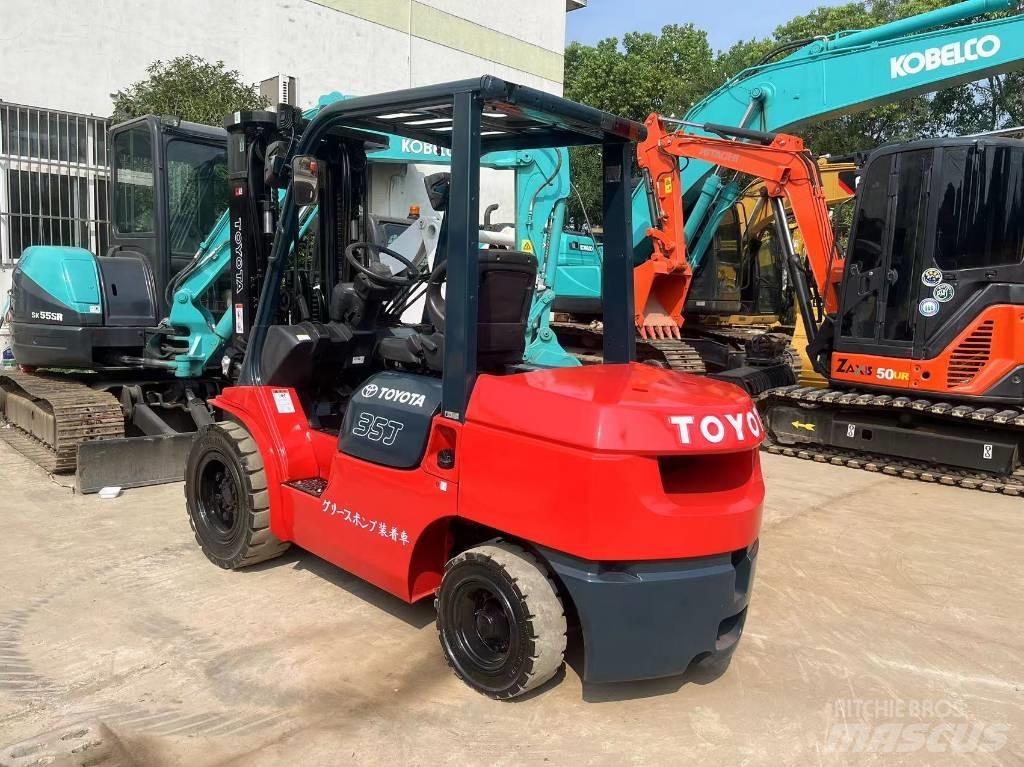 Toyota FD 35 شاحنات الديزل
