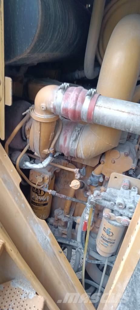 CAT 988H لوادر بعجل