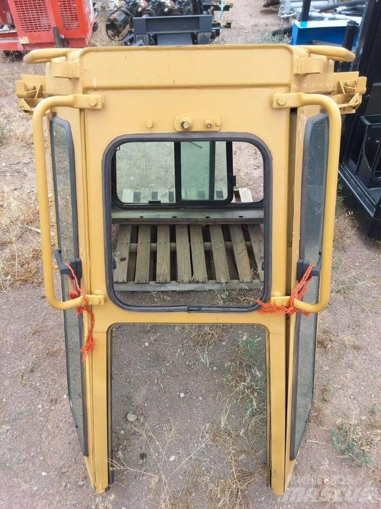 CAT D 8 R بلدوزرات مجنزرة