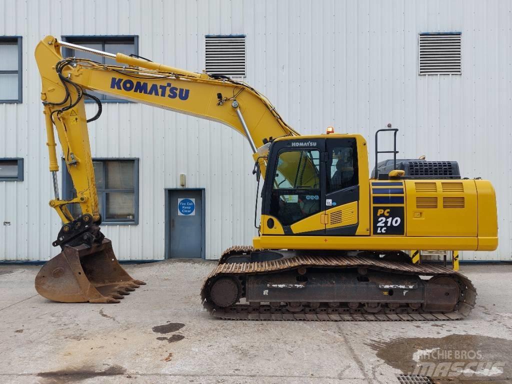 Komatsu PC210LC-11 حفارات زحافة