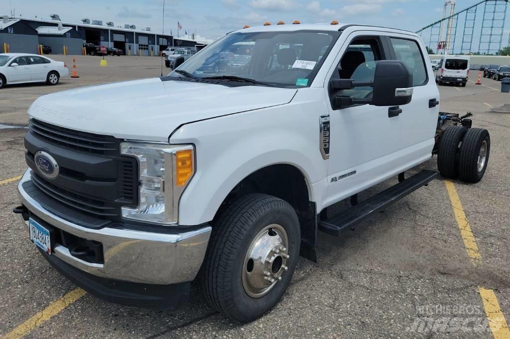 Ford F 350 XL SD شاحنات بمقصورة وهيكل