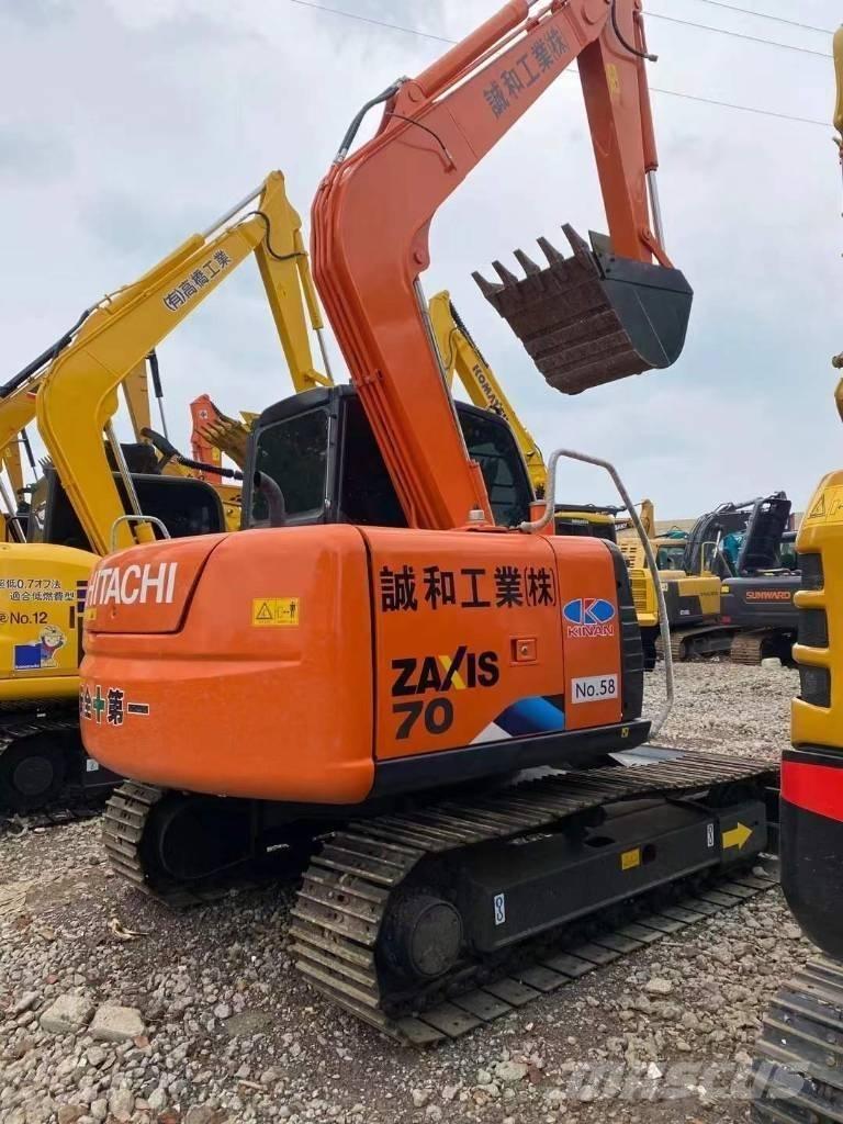 Hitachi Zaxis 70 حفارات زحافة