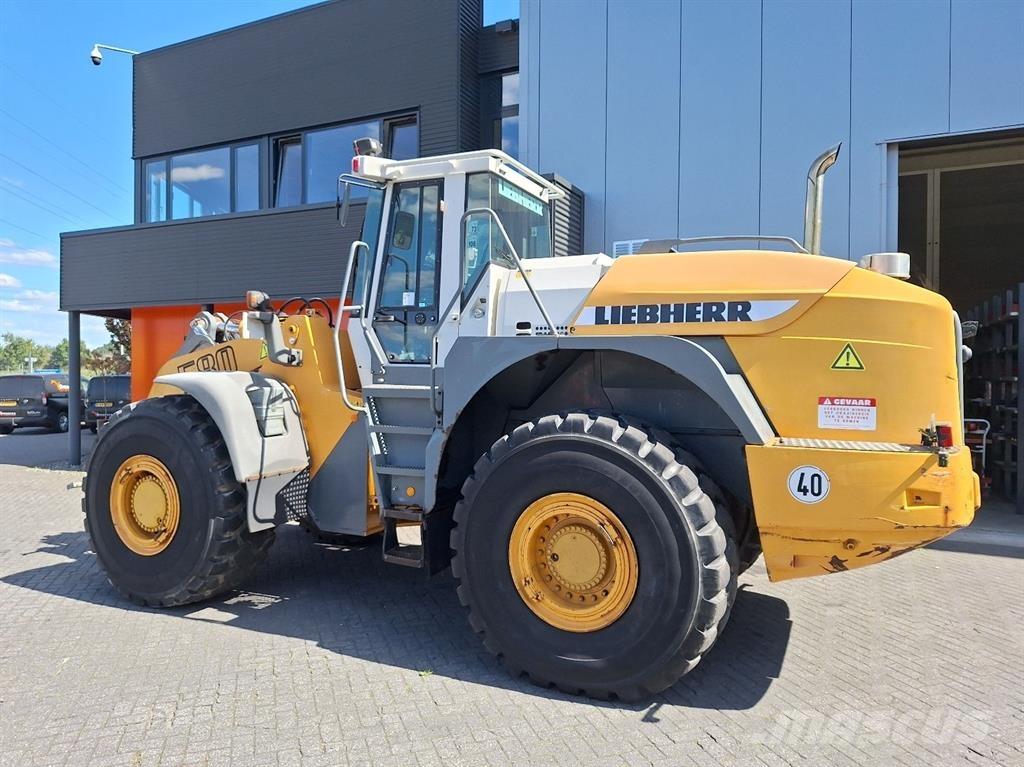 Liebherr L580 لوادر بعجل
