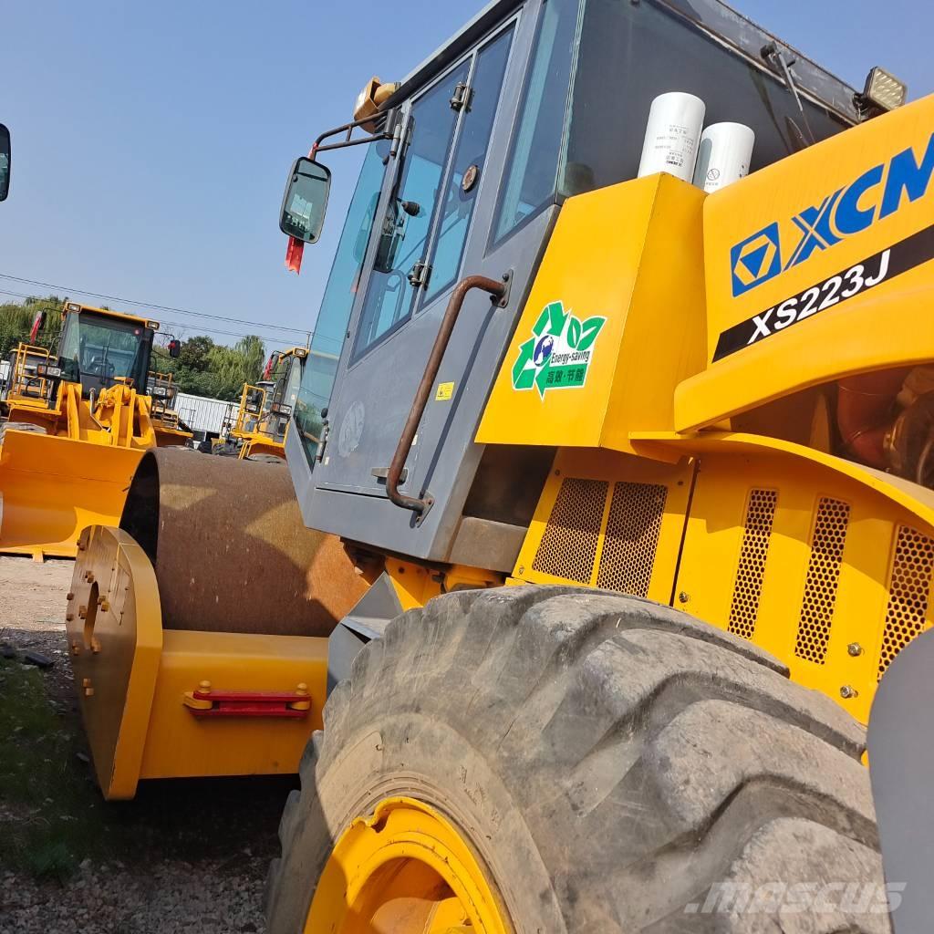 XCMG XS223J مداحل أحادية الأسطوانة