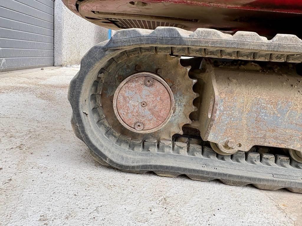 Takeuchi TB 240 حفارات صغيرة أقل من 7 طن (حفارات صغيرة)
