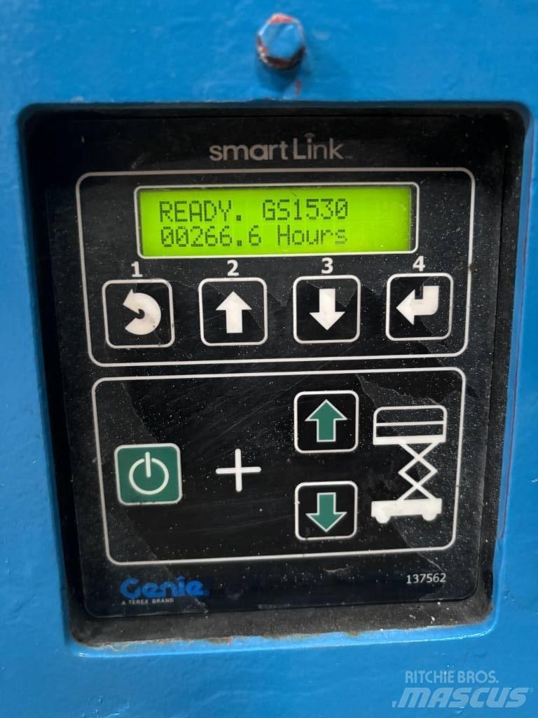 Genie GS 1530 رافعات مقصية الشكل