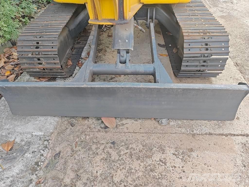 Komatsu PC 55 MR حفارات صغيرة أقل من 7 طن (حفارات صغيرة)