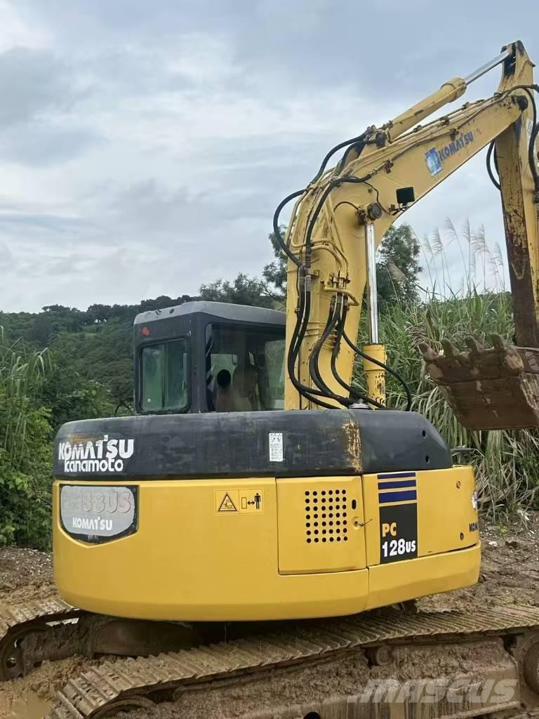 Komatsu PC 128 US حفارات زحافة