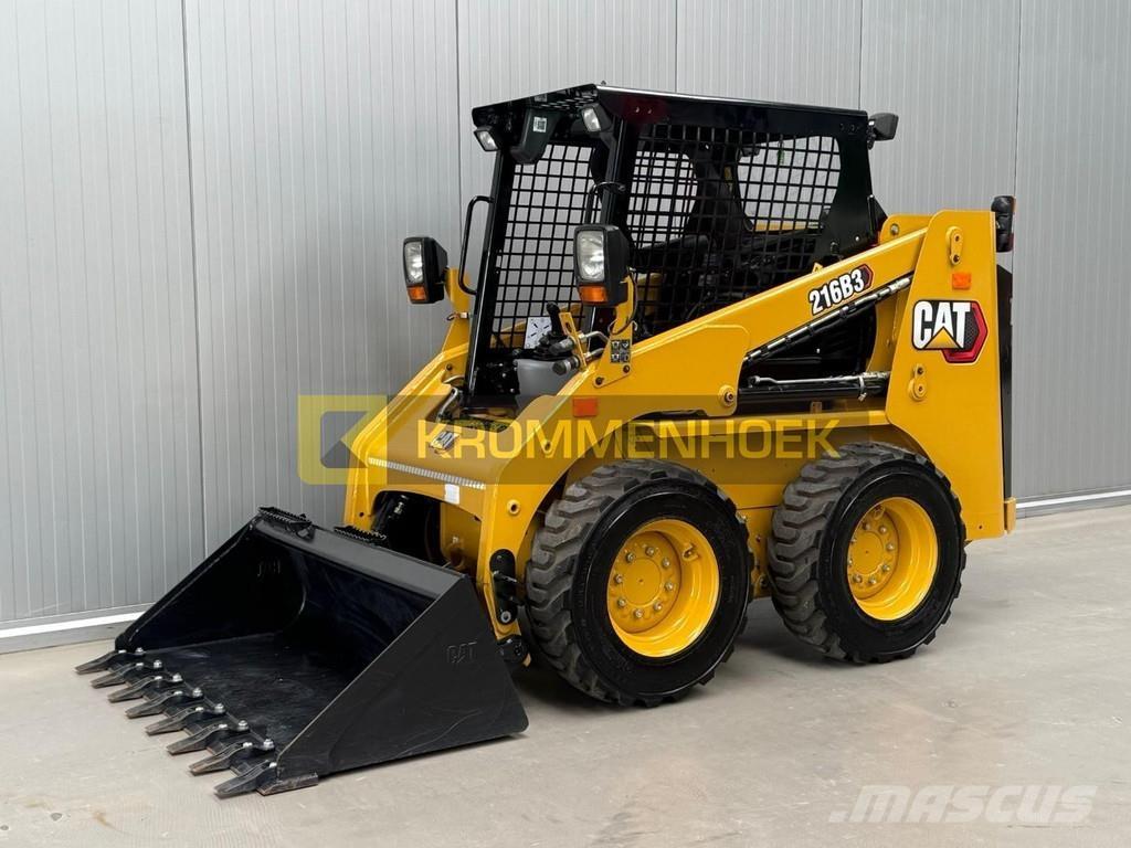 CAT 216 B3 لوادر انزلاقية التوجيه