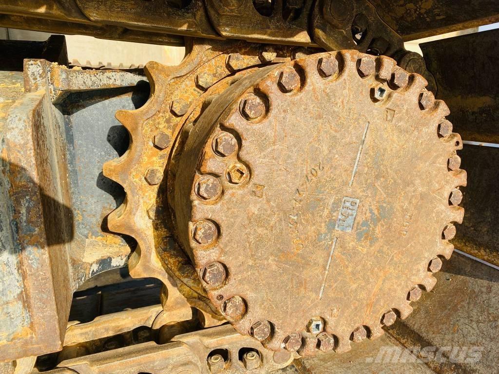 Komatsu PC 290 LC-11 حفارات زحافة