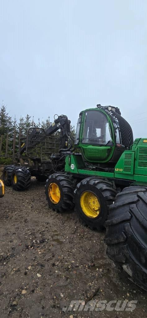 John Deere 1210 E شاحنات