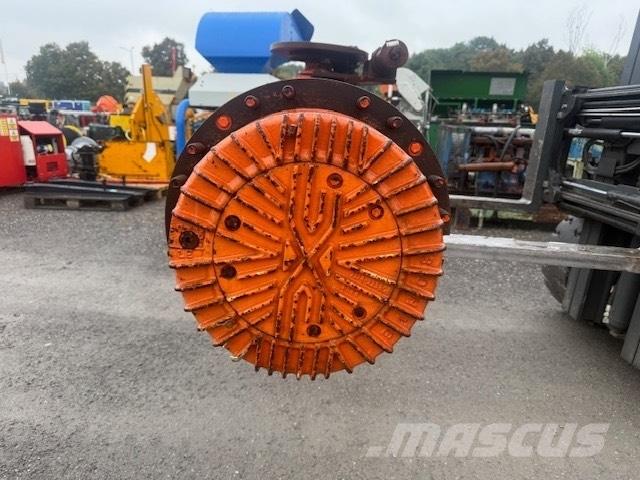 Daewoo Mega 300 III محور العجلة
