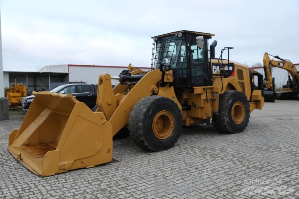 CAT 950M لوادر بعجل