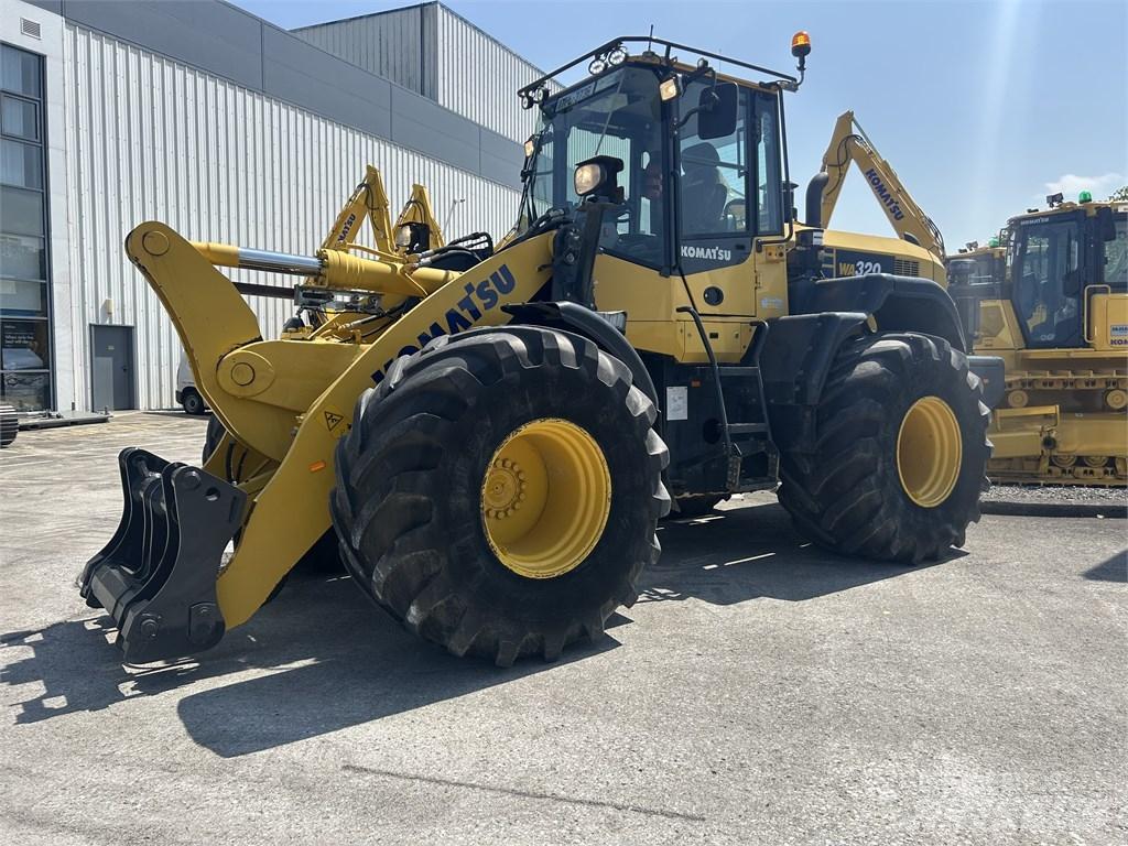 Komatsu WA320-7 لوادر بعجل