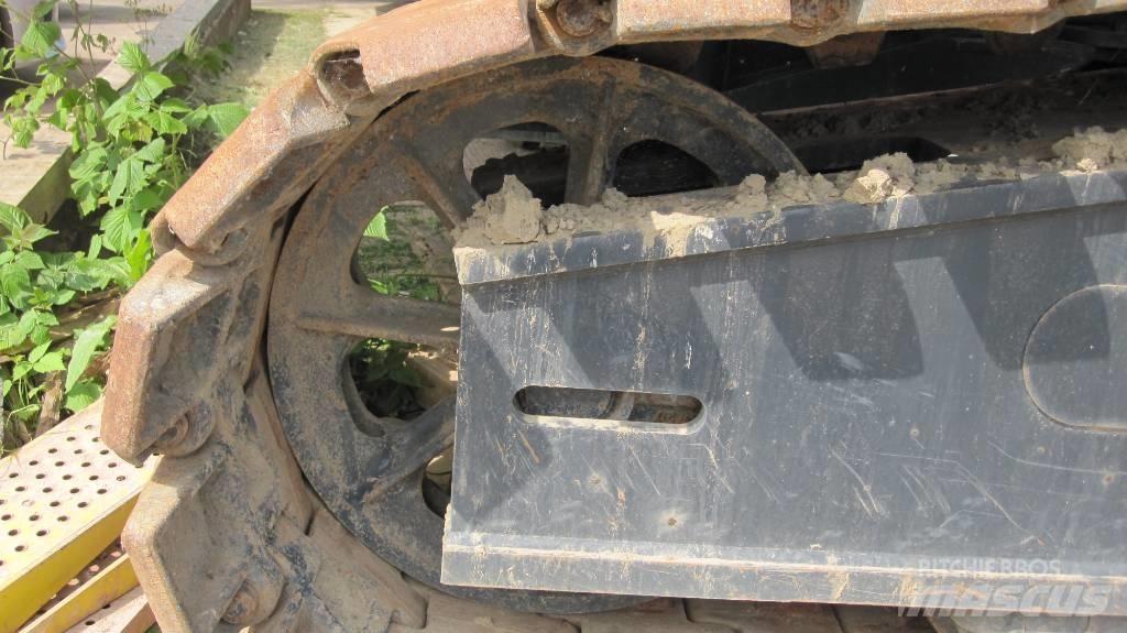 Kobelco CKE 1100 G رافعات مجنزرة