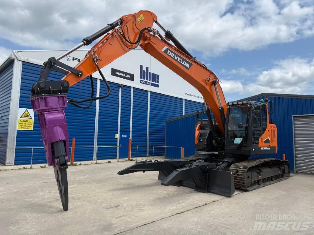 Develon DX 235 LCR-7 حفارات زحافة