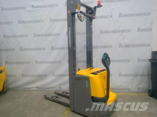 Jungheinrich EJC 220 معدات التكديس الجوالة