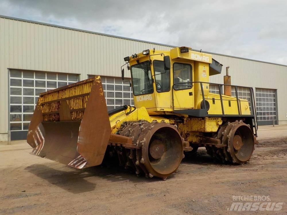 Bomag BC 671 RB مكابس المخلفات