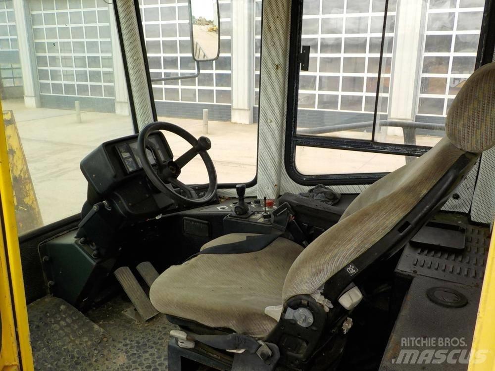 Bomag BC 671 RB مكابس المخلفات