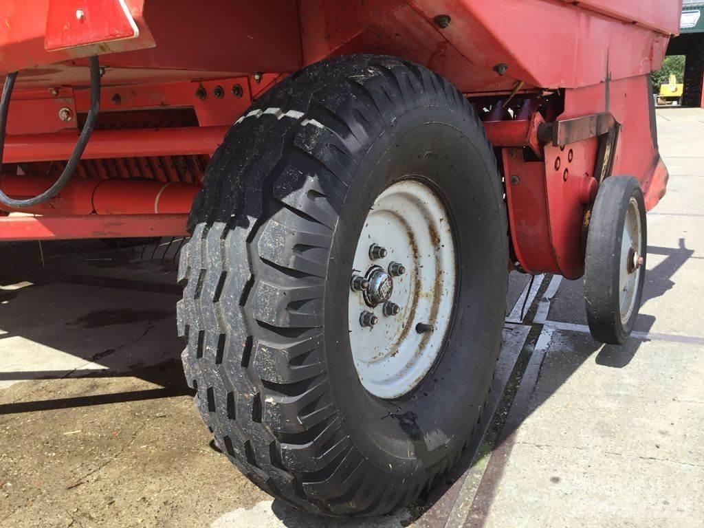 Welger AP 830 محزمات مربعة