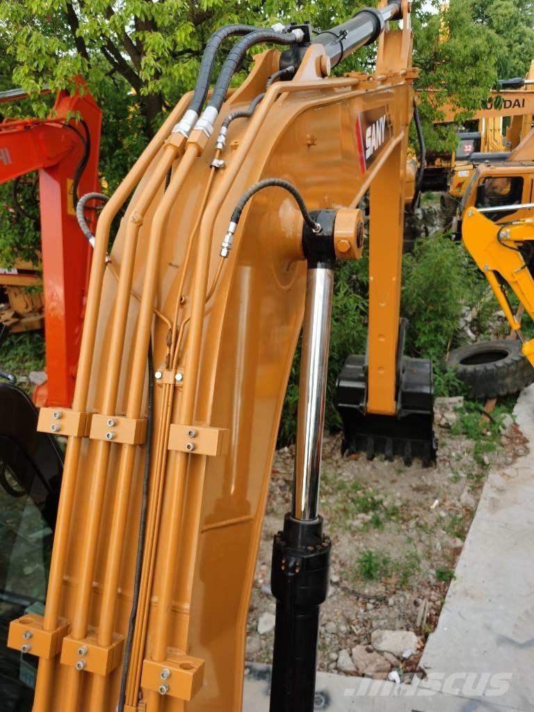 Sany SY 135 C حفارات زحافة