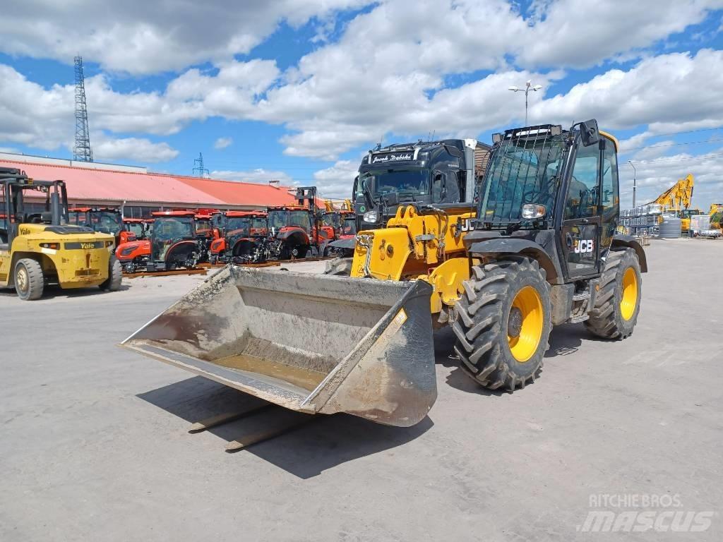 JCB 535-95 مناولات متداخلة