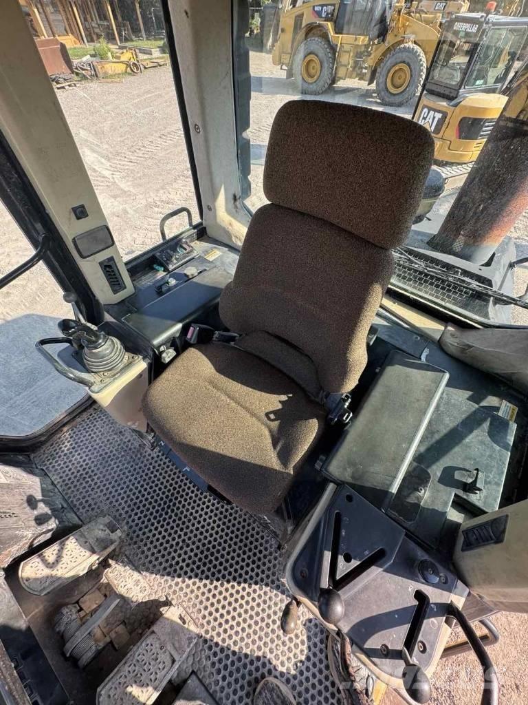 CAT 963 C لوادر زحافة