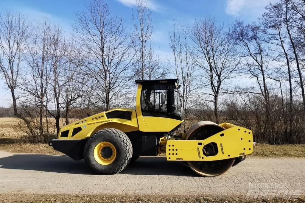 Bomag BW 219 DH-5 مداحل أحادية الأسطوانة
