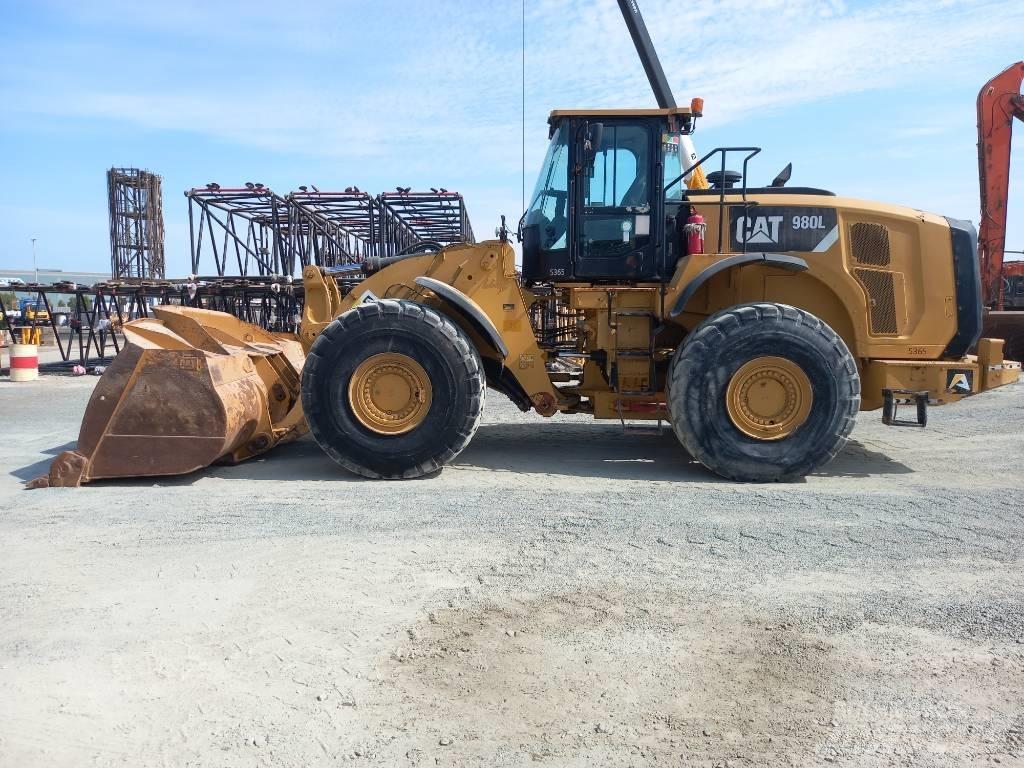 CAT 980L (Abu Dhabi) لوادر بعجل