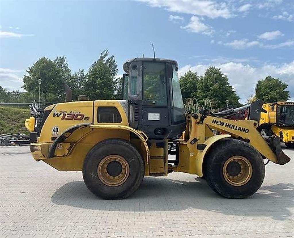 New Holland W 130B لوادر بعجل