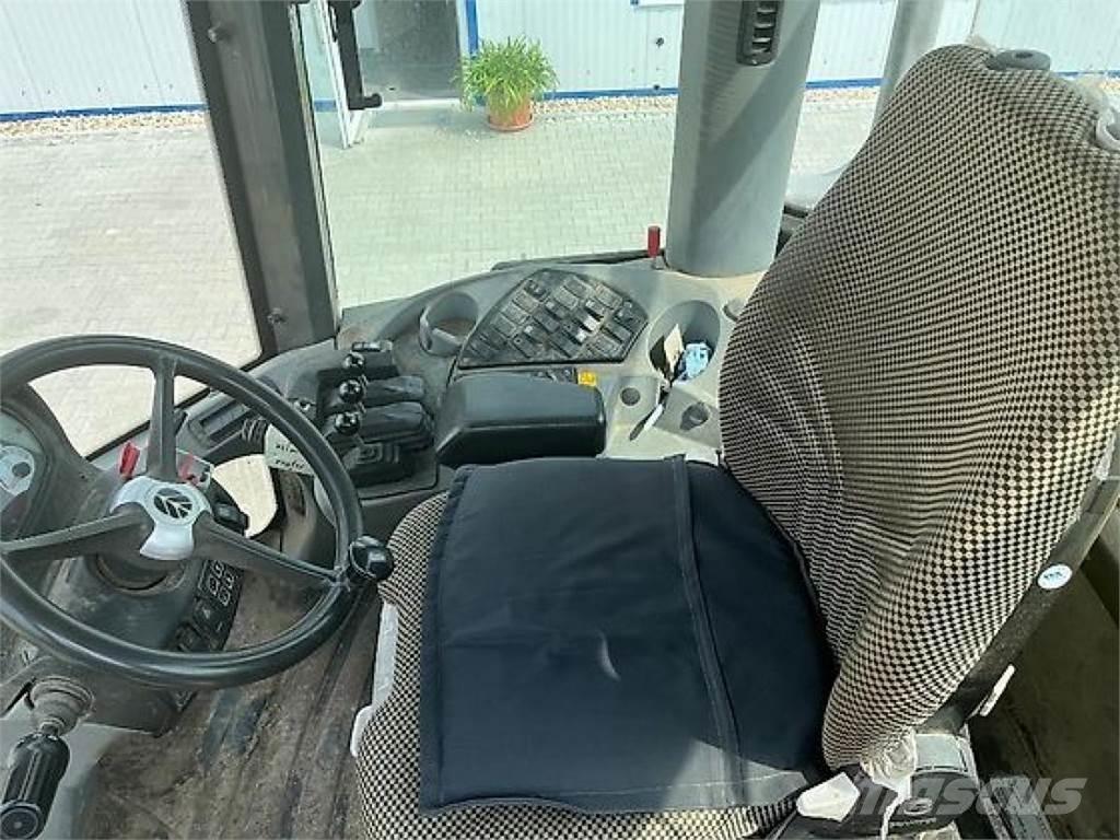 New Holland W 130B لوادر بعجل