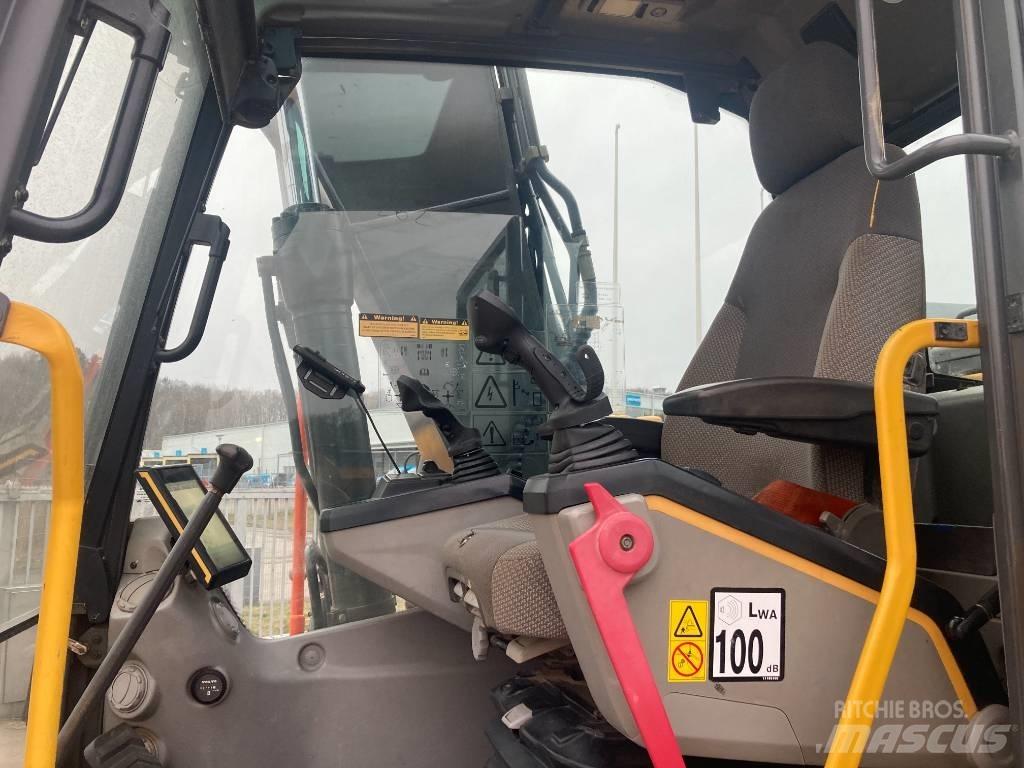 Volvo EC 140 EL حفارات زحافة