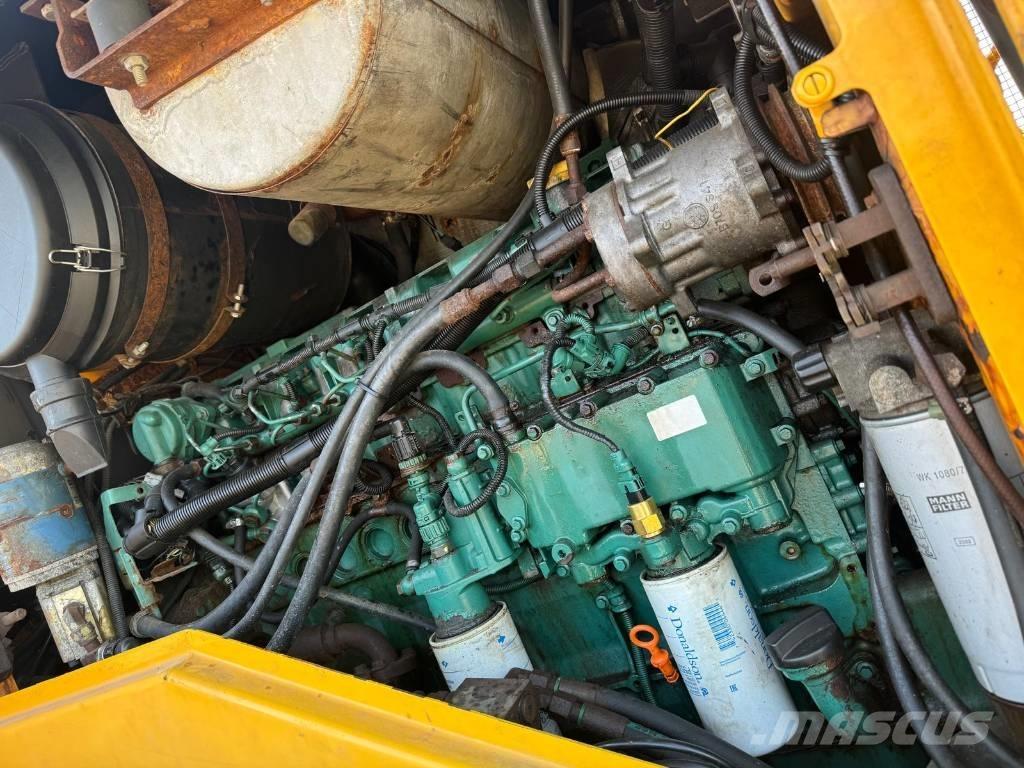 Volvo L 110 E لوادر بعجل