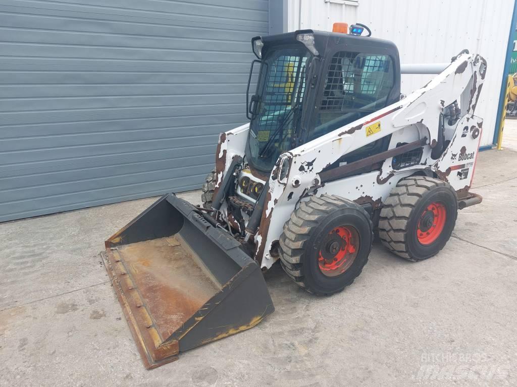 Bobcat 377 لوادر انزلاقية التوجيه