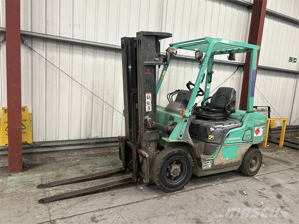 Mitsubishi FD25NT شاحنات الديزل