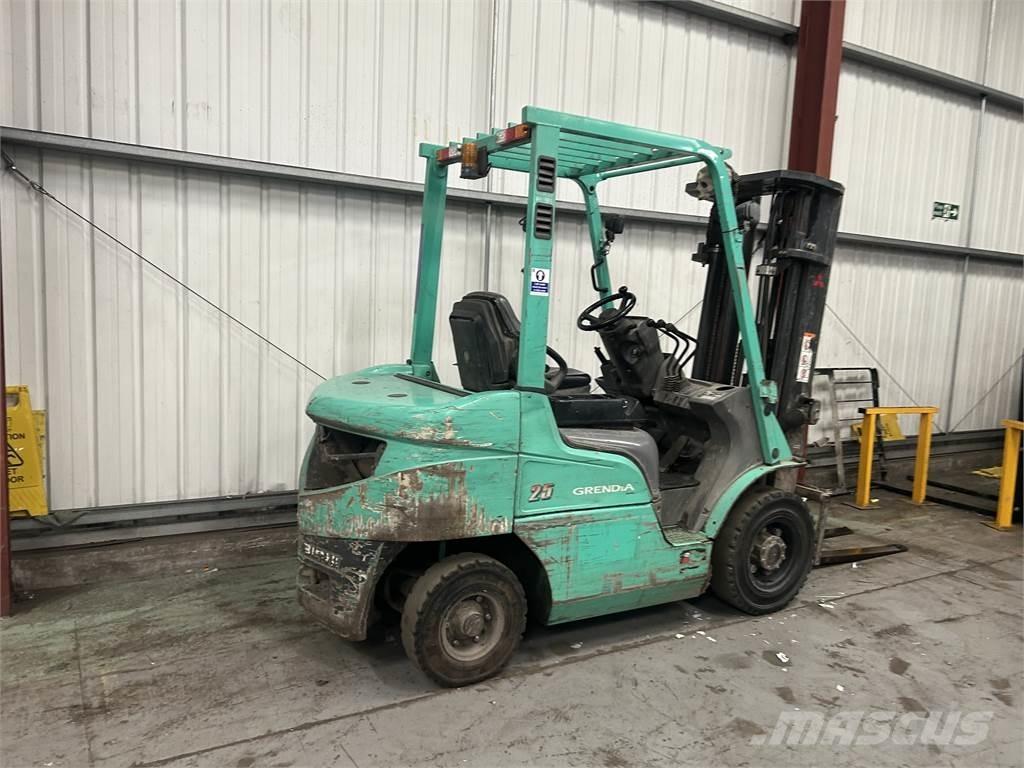 Mitsubishi FD25NT شاحنات الديزل