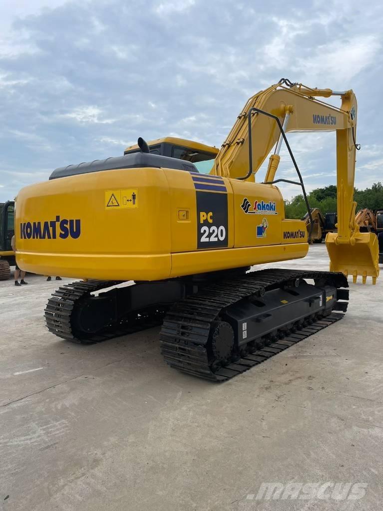 Komatsu pc220-7 حفارات زحافة