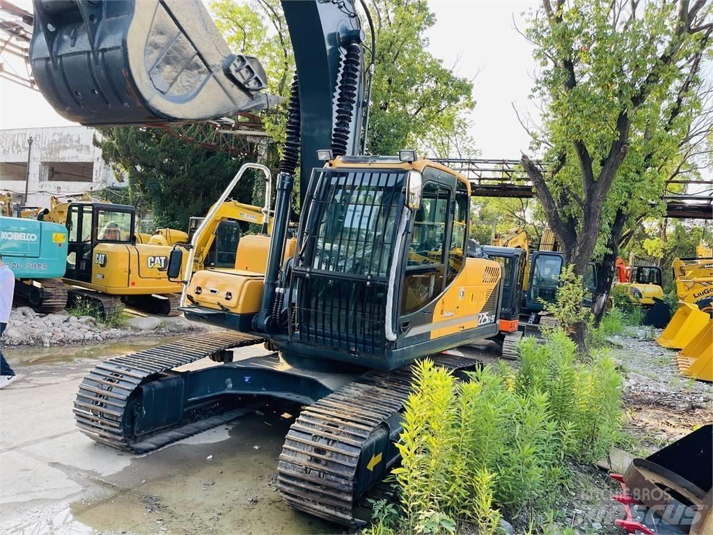 Hyundai 225 lc 9t حفارات زحافة
